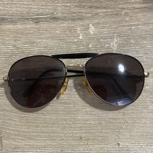 Vintage Guess Black and Gold Aviator Sunglasses